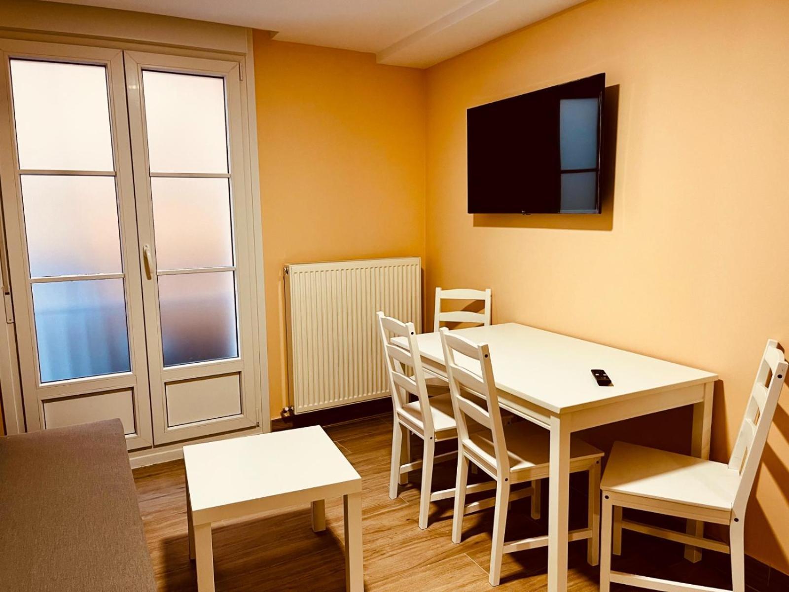 לוגרוניו Apartamentos San Nicolas מראה חיצוני תמונה